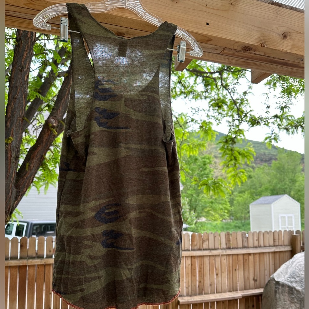 NWOT Nebraska Cornhuskers Huskers Camo Bedazzled Glitter Embellished Tank medium - Picture 4 of 16